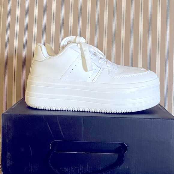 PLATFORM SNEAKERS BY FASHION NOVA ❤️🔥 NEW WITHOUT TAG - Picture 4 of 13